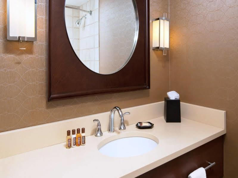 Sheraton Cleveland Airport Hotel Zewnętrze zdjęcie