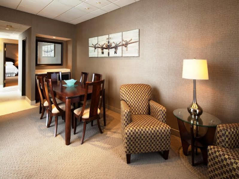 Sheraton Cleveland Airport Hotel Zewnętrze zdjęcie