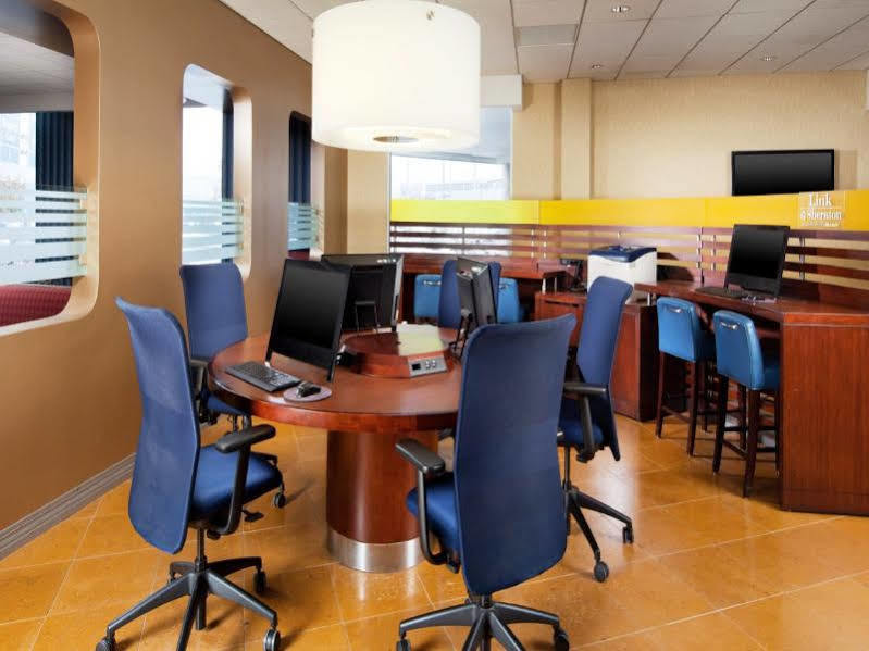 Sheraton Cleveland Airport Hotel Zewnętrze zdjęcie