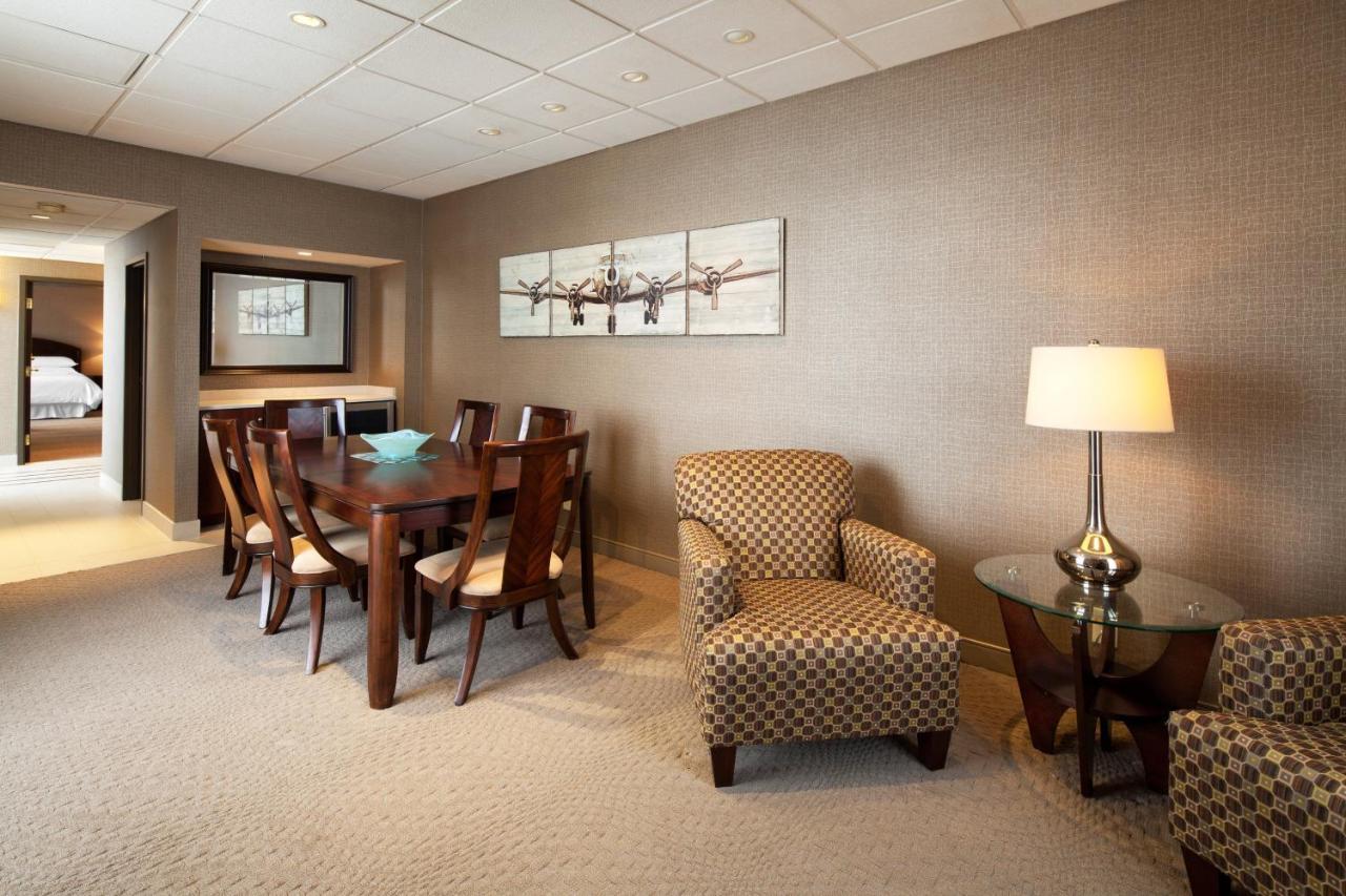 Sheraton Cleveland Airport Hotel Zewnętrze zdjęcie